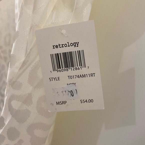 NWT Retrology Cheetah Print White Blouse with Cage Sleeves medium - Picture 4 of 8